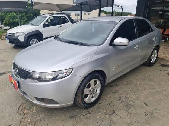 KIA CERATO 1.6 EX3 SEDAN 16V GASOLINA 4P MANUAL